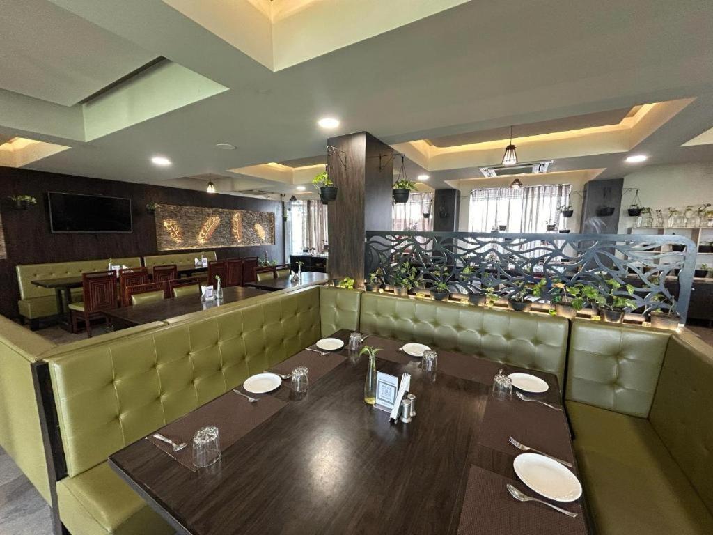 Hotel Shivalik - Mehsana Mahesana Екстер'єр фото